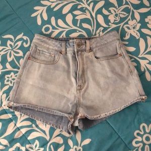 Bullhead mom shorts
